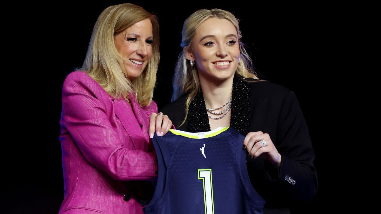 From AD to Arike: Paige Bueckers gets warm welcome to Dallas as WNBA draft’s No. 1 pick