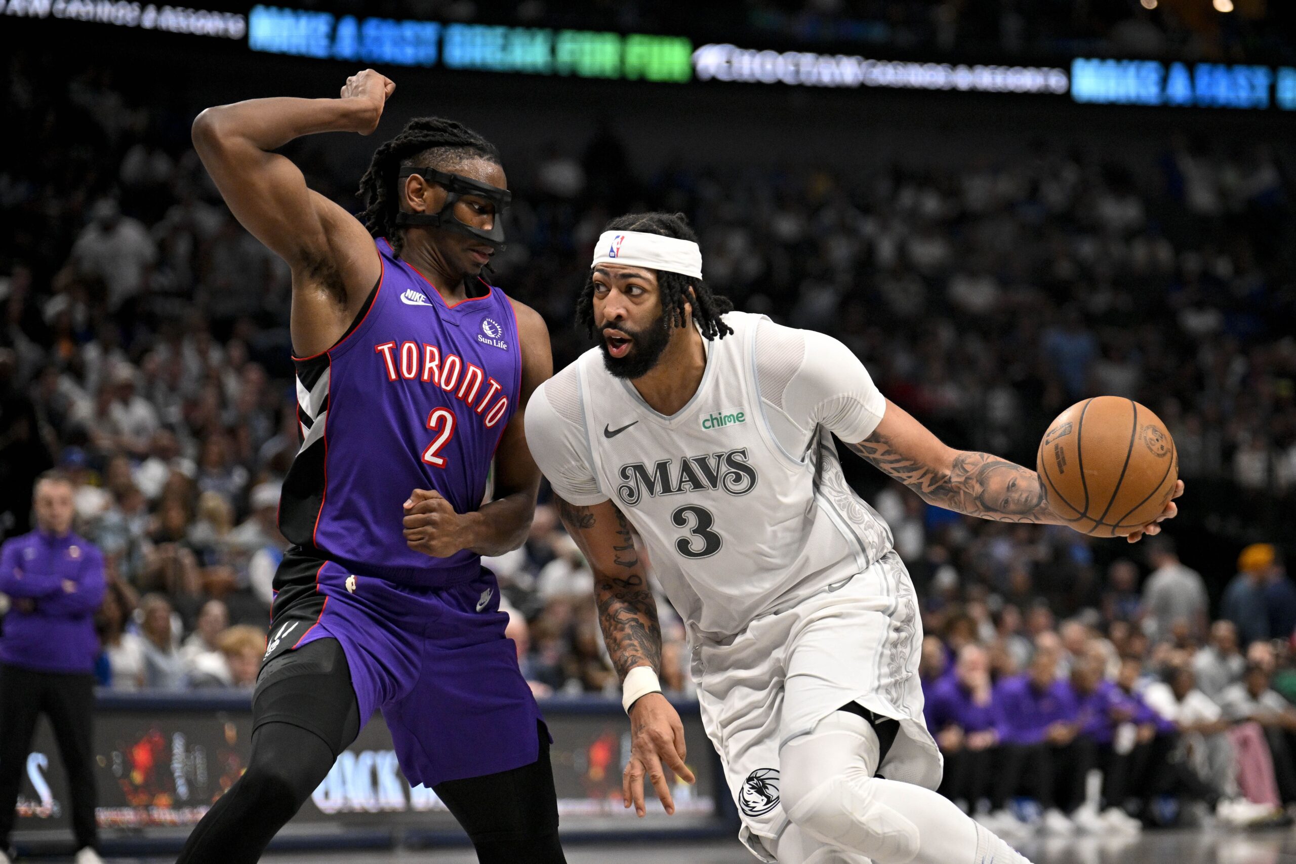 Anthony Davis’s narrow quadruple-double miss in Mavericks’ big win has fans wishing for more minutes