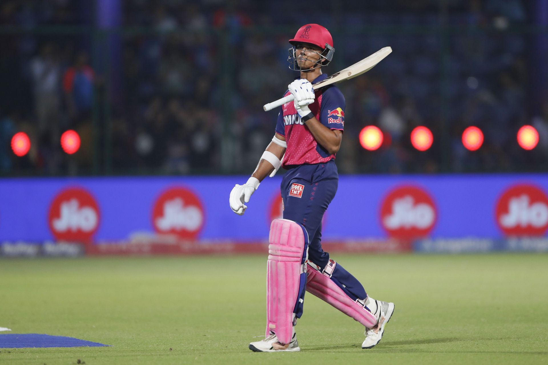 Yashasvi Jaiswal smashes a stunning six off the first ball against Bhuvneshwar Kumar to get RR’s run chase underway versus RCB in IPL 2025 [Watch] 